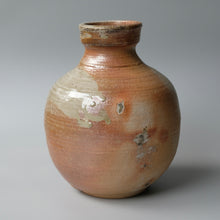 Load image into Gallery viewer, Shigaraki Vase